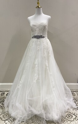 Pronovias NEW $2135 wedding dress bridal gown Size 12 Off-white
