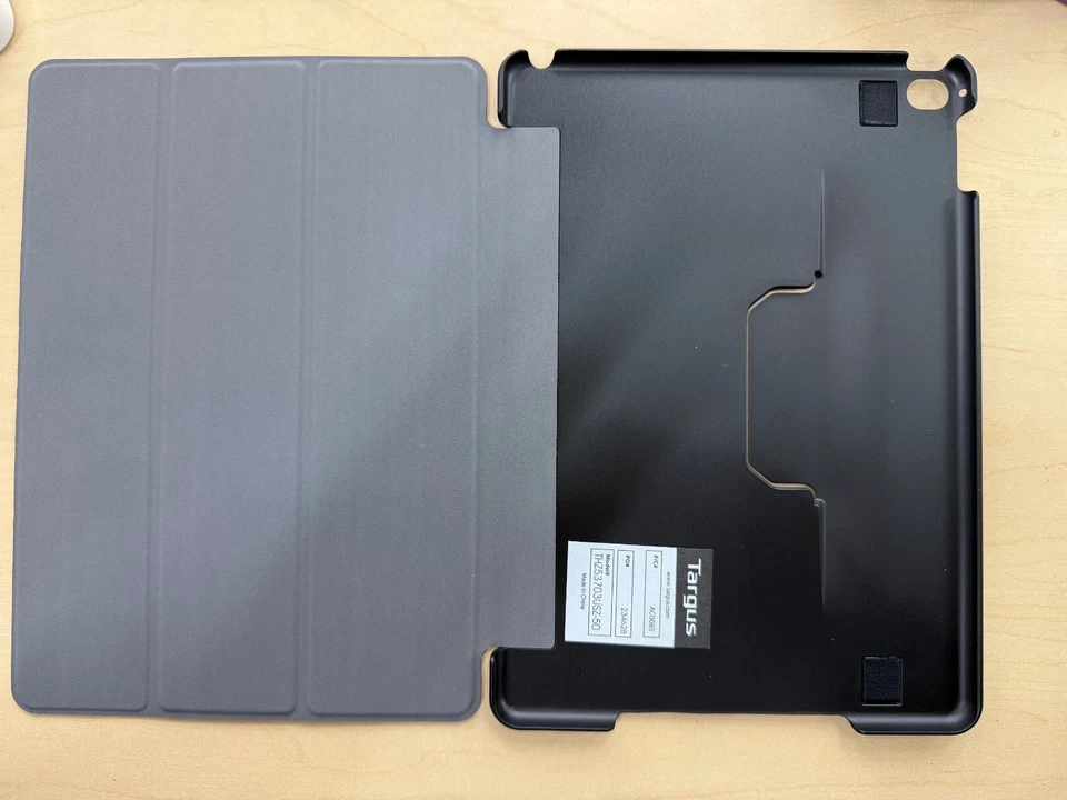 Targus Custom Fit Case for iPad Air iPad Air2 and 9.7 iPad Pro - RED / Black - Image 3 of 4