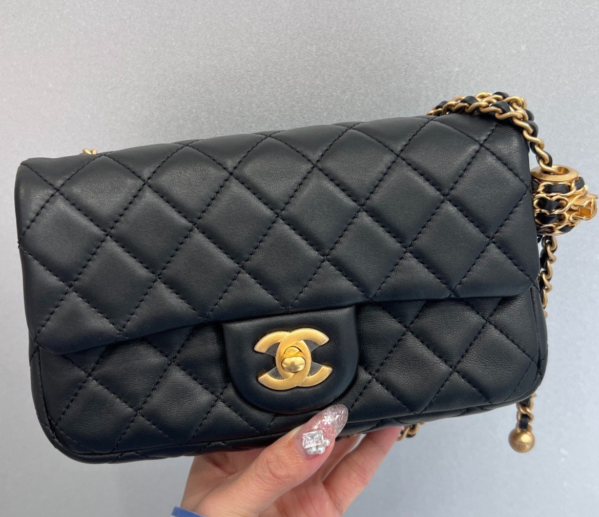 Chanel Classic Flap Mini Chain Shoulder Bag Crossbody Black Gold Women Fashion