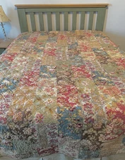 King Size Reversible Quilt by Noble excellence Patchwork cottage flowers