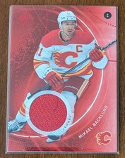 2025-26 UD SP Game Used - Mikael Backlund Red Jersey #22