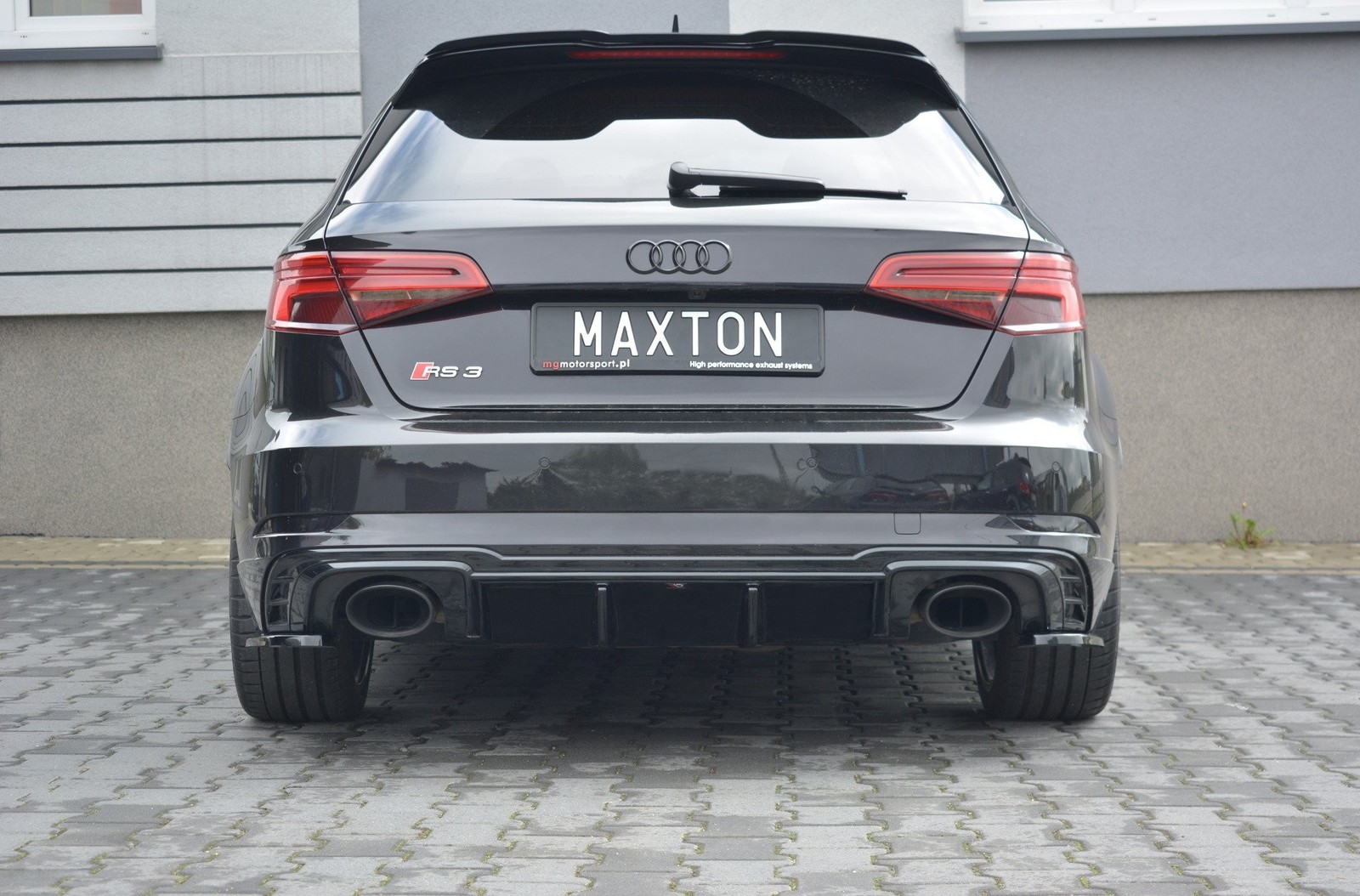 Rajout de pare-chocs arrière pour Audi RS3 8V FL Sportback Maxton noir brillant