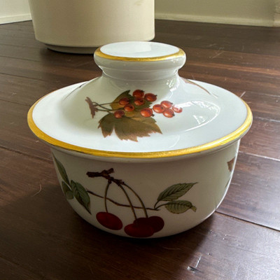 Royal Worcester Evesham Vale Porcelain Lidded Bowl Fruit Pattern, Round