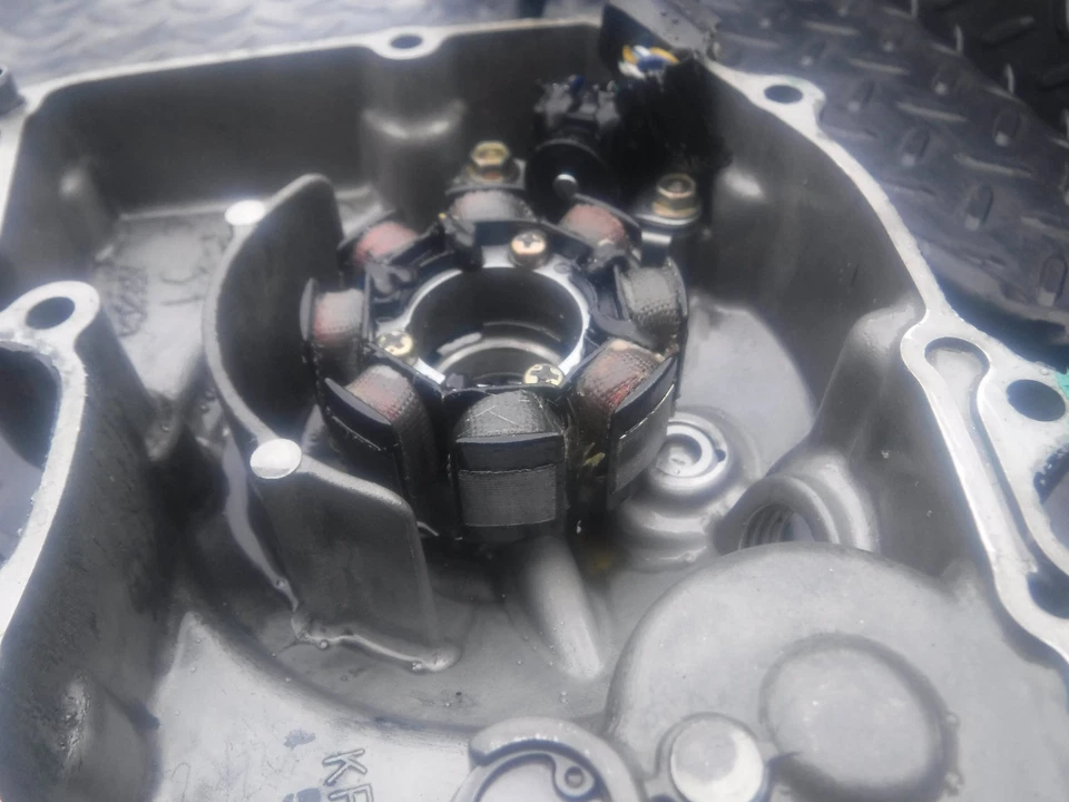 2005 年本田 CRF250X 静子和左侧发动机盖 CRF 250X 04 05 06 — 第 4/4 张图片