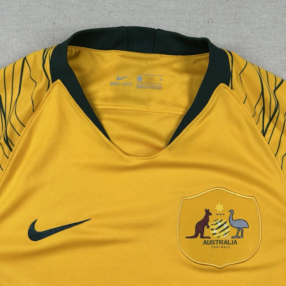 Camiseta de fútbol Nike Australia para hombre pequeña 2018-2019 casa auténtica bordada Foto 3 de 4