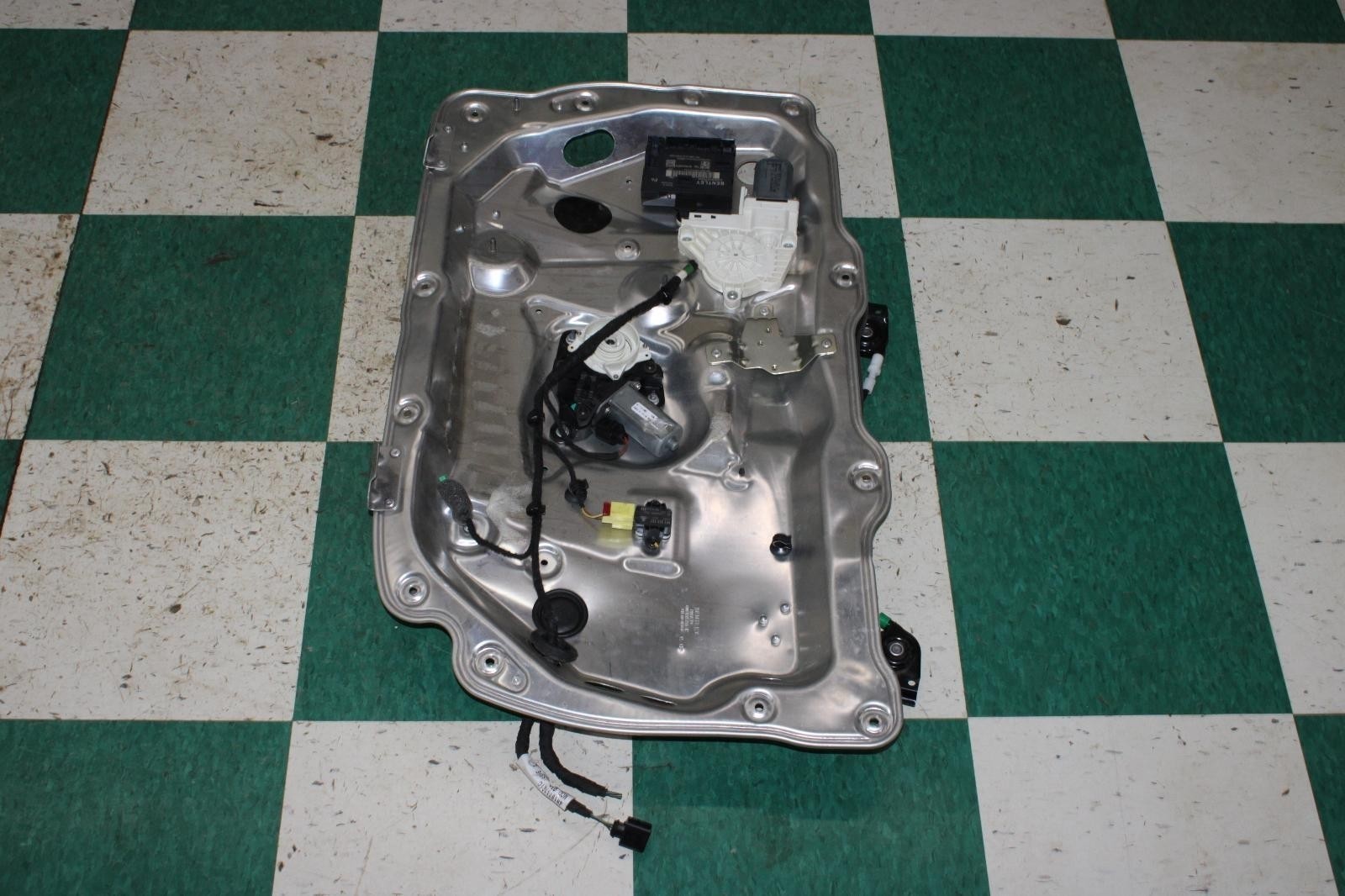 Bentley Flying Spur 2014-2018 Front Right Power window motor