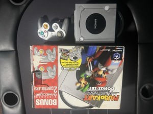 Mario Kart: Double Dash [CAN Version] [Special Edition] (Nintendo GameCube) - Jeu, disque démo et boîte - Endommagé