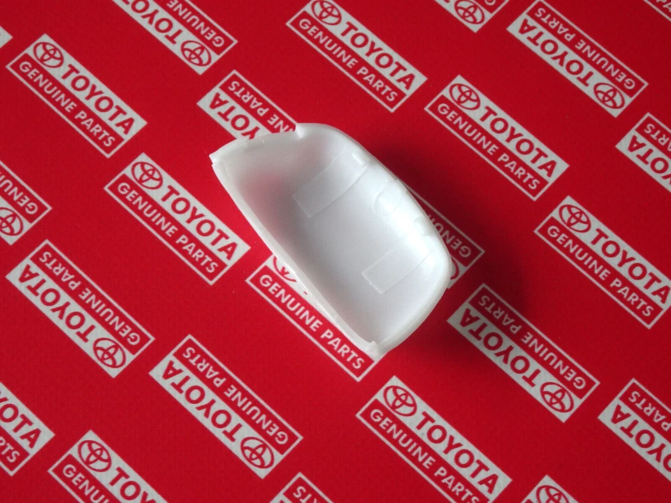 1979 1980 1981 1982 1983 Toyota Hilux LN30 LN36 LN40 LN46 Interior Mirror Lens - Image 2 of 4