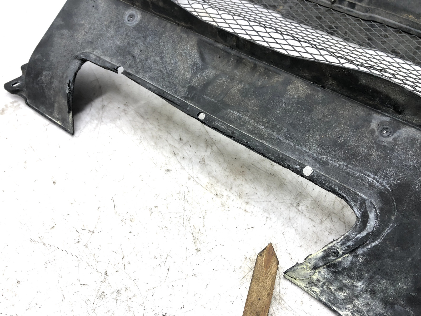 2014-2020 MASERATI QUATTROPORTE FRONT RADIATOR SUPPORT GRILLE AIR DUCT OEM.