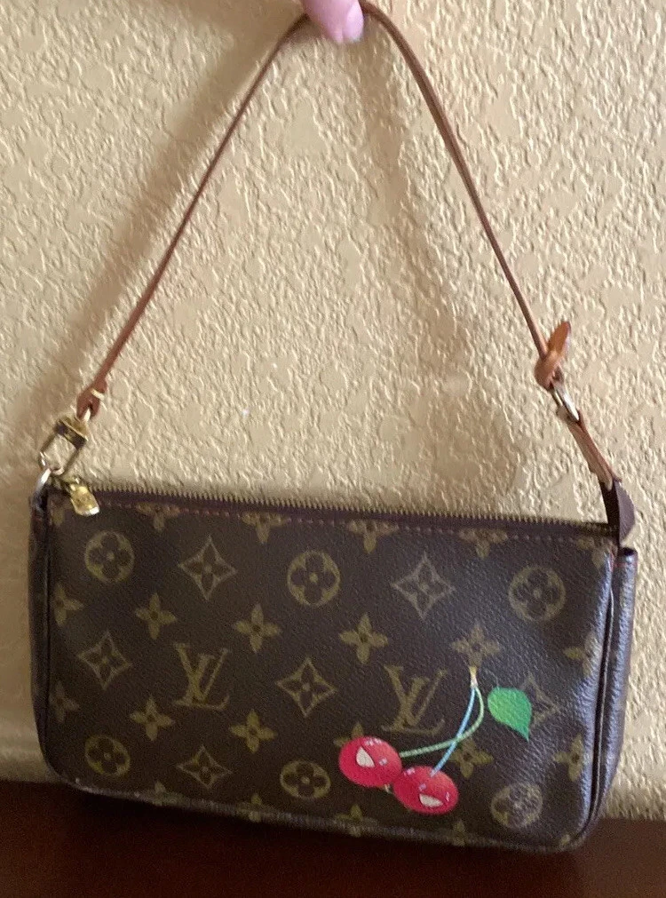 LOUIS VUITTON Pochette Accessoires