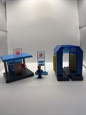 Wooden Train Track Car Wash & Fuel Station Set With Figure Accessories