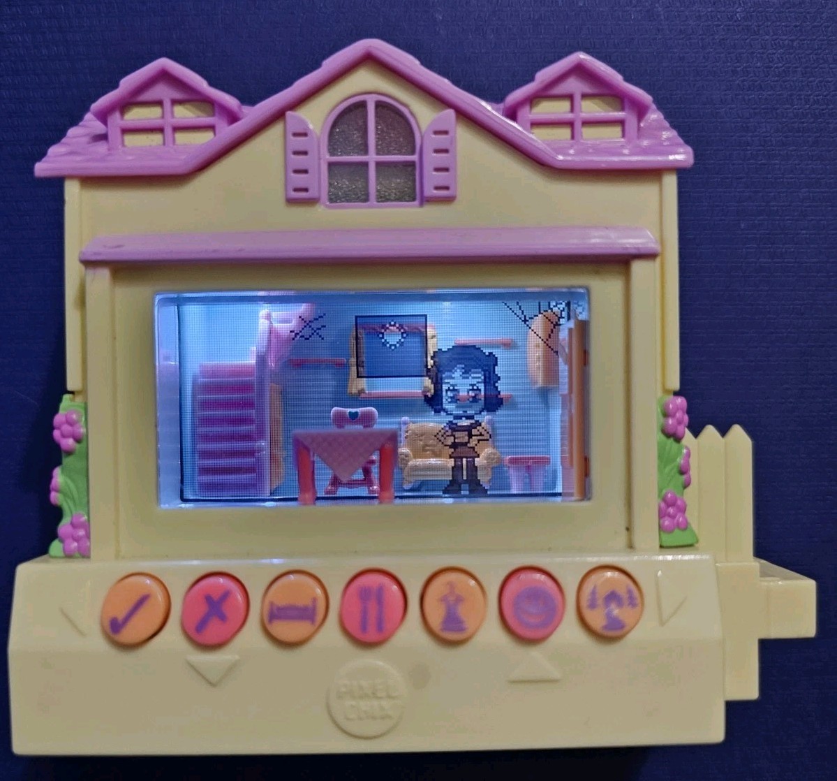 Pixel Chix 2005 Electronic Dollhouse Cottage House Yellow Pink