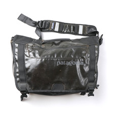 Patagonia Borsa Messenger Black Hole 22L Nera Impermeabile 49325 Indossata DWR