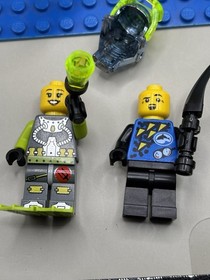 Atlantis / Town Diver Minifigures 8078 7977 2536 and Vintage 6437 Beach Buggy