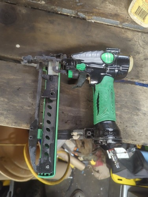 #ad Hitachi N3804AB3 Air Crown Stapler 1 1 2 Inch with Case Tested $35.00