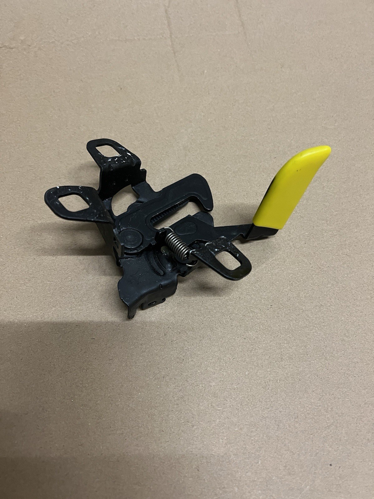 2014-2024 Maserati Ghibli Hood Lock Latch Release Lever Mechanism 670002099 New