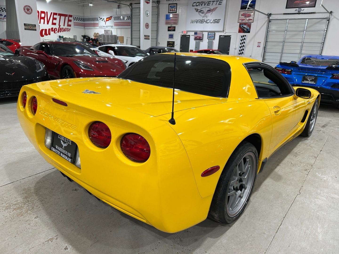 2003 [79U] Millennium Yellow Chevrolet Corvette   | C5 Corvette Photo 7