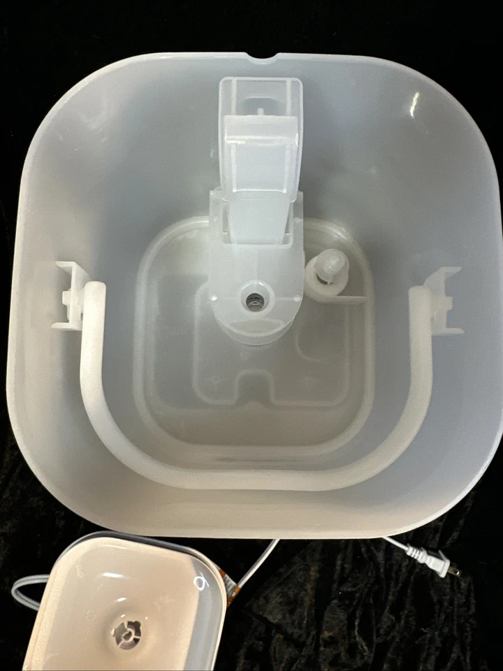 Humidificador de llenado superior Safety 1st Comforting Cool Mist, blanco Foto 4 de 4