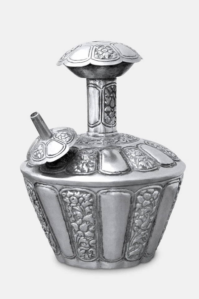 Kindi de plata, reposo floral, contenedor ritual de agua bendita 544 g, antiguo siglo XIX. Foto 2 de 4