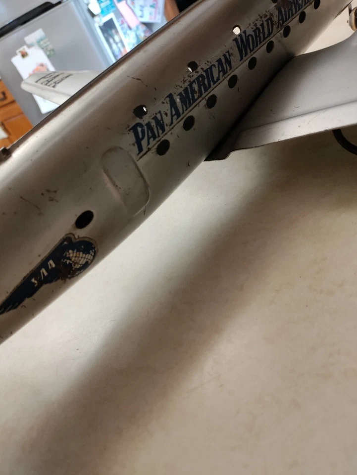 Avión de juguete de metal Marx años 50 Pan American Airways, accesorios de trabajo. Foto 3 de 4