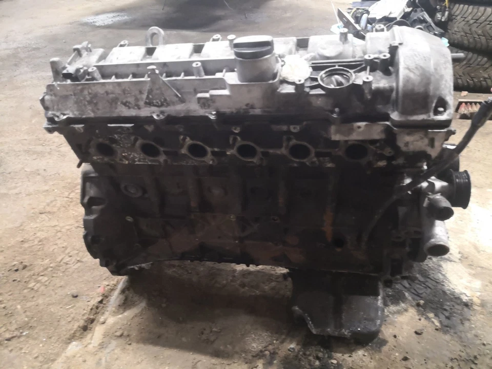 Motor MERCEDES-BENZ S 320 CDI W220 desnudo 613.960 3.2 diésel 145kw 2001 Foto 4 de 4