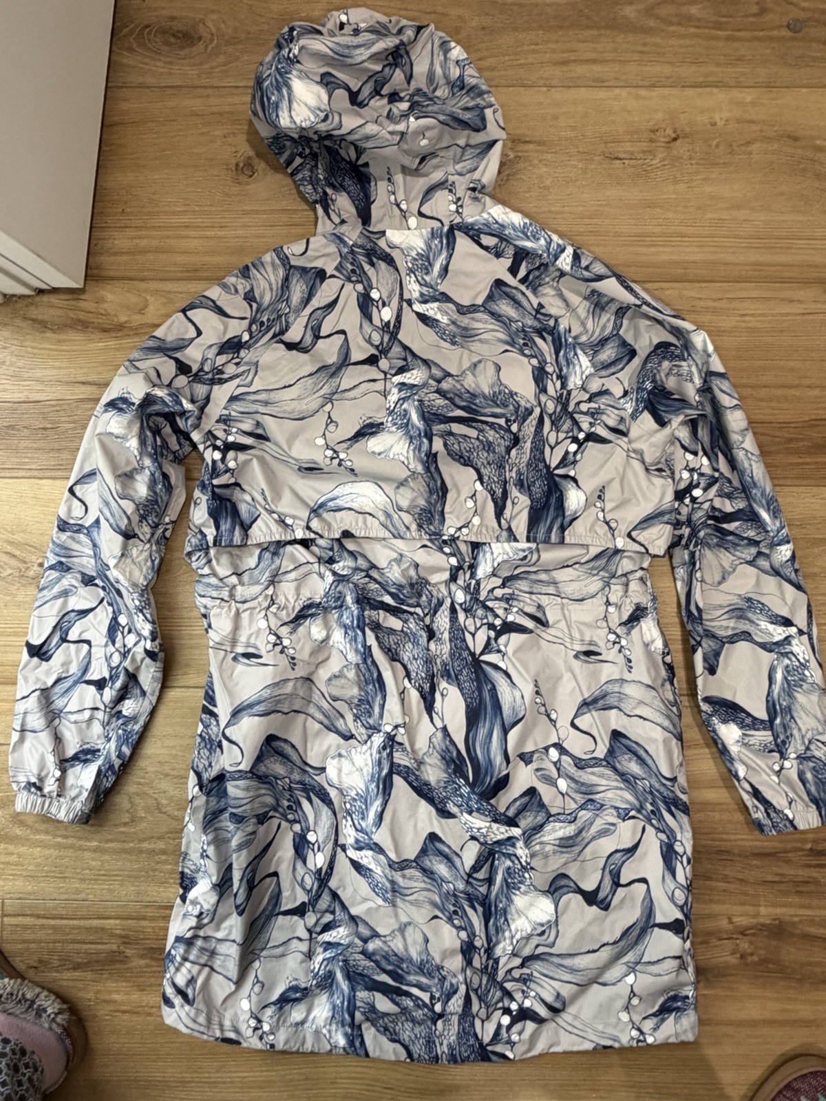 Women’s Size Medium Helly Hansen Polyester Rain J… - image 3