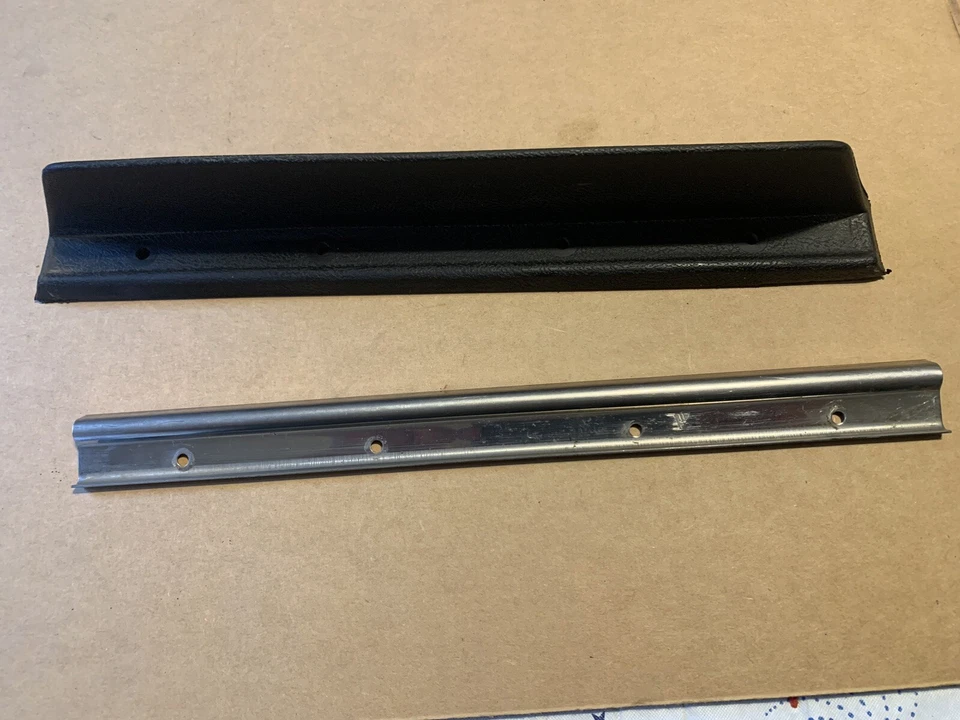 1978-1986 Chevrolet Blazer GMC Jimmy K5 atrás divisor de assento de passageiro original - Imagem 4 de 4