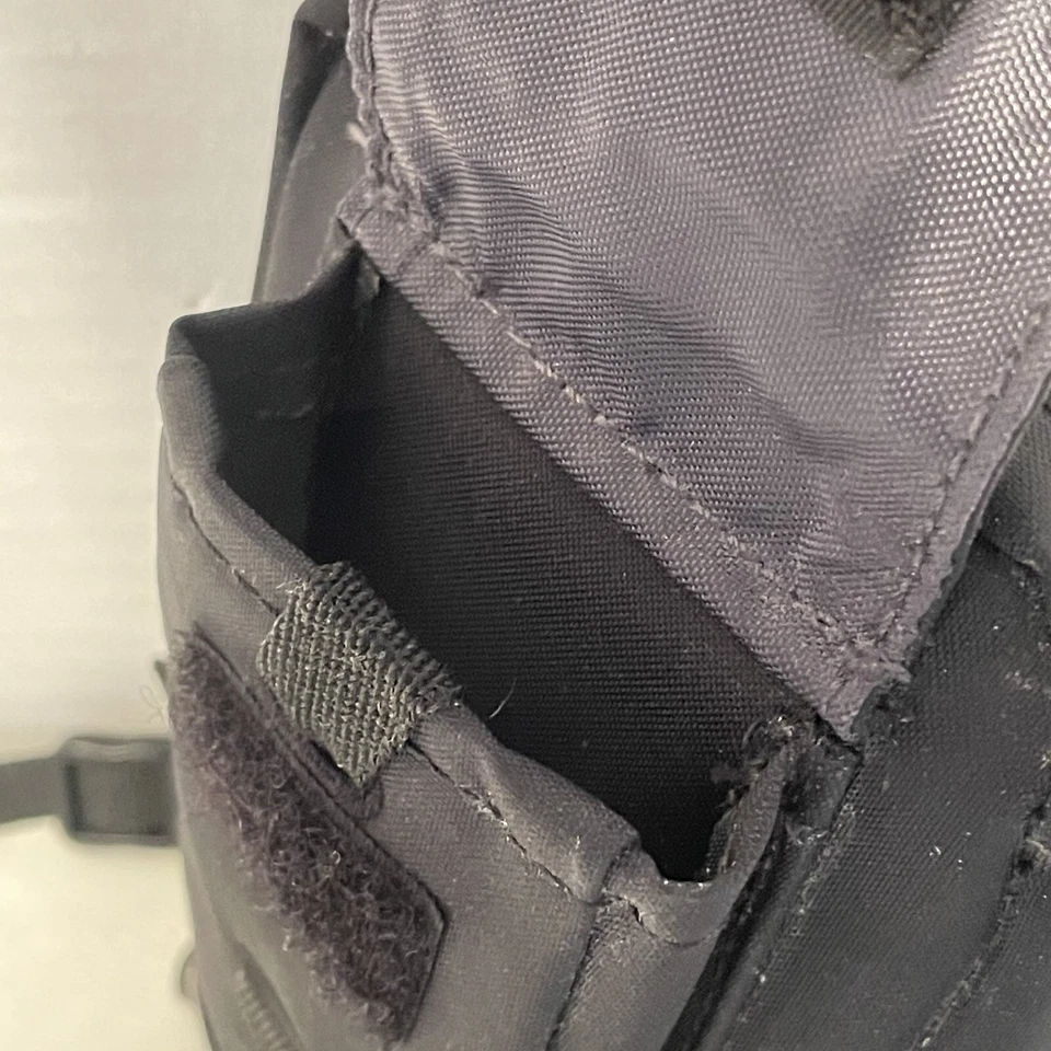 Eddie Bauer Small 6" Pouch Black Camera Bag Belt Loop Zippered Top - Image 3 of 4