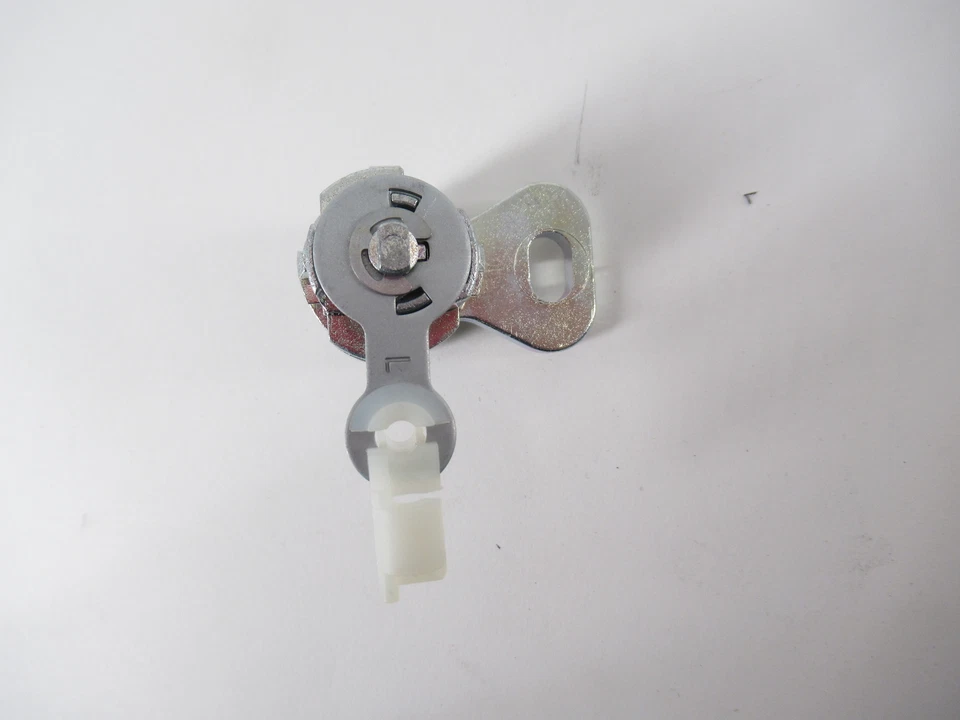 Cilindro de bloqueo de puerta LH genuino OEM Subaru 57460FE090 02-07 Impreza 05-07 Outback Foto 4 de 4