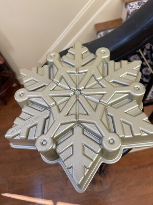 Nordic Ware Snowflake Pull-Apart Cake Pan Williams Sonoma USA !!! NWOT