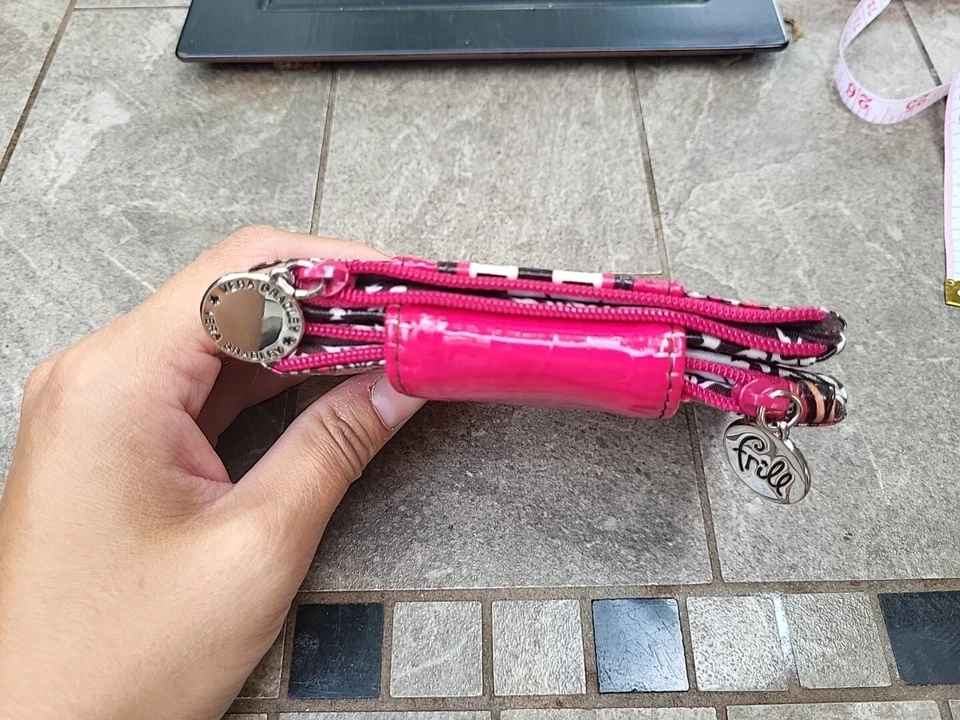 Cartera Vera Bradley Volantes G2G Imperial Toile Patente Brillo Foto 3 de 4