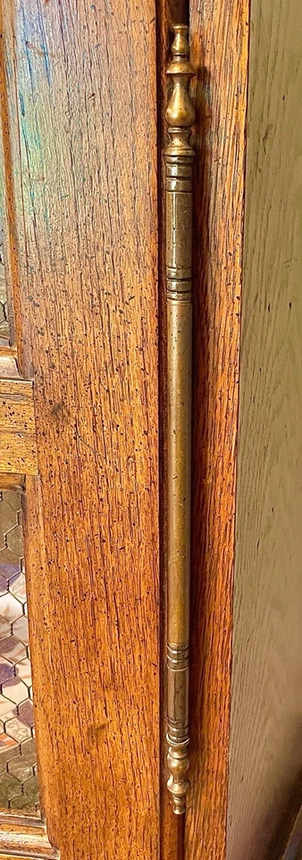 Gabinete de porcelana vintage de roble macizo CENTURY 82 1/2” H 70” W 18 1/2” D estantes de vidrio Foto 4 de 4