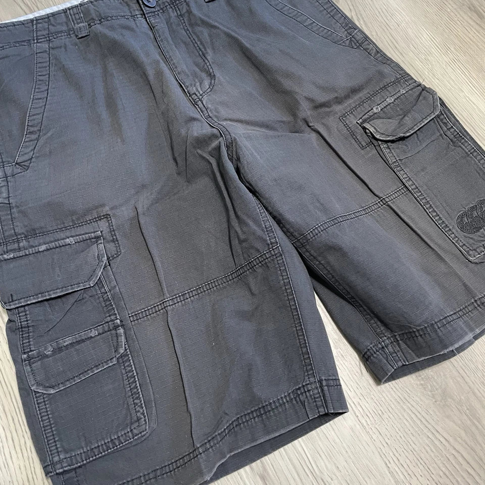 Canterbury of New Zealand Cargo Shorts Mens Size 33 Black Gray Relaxed Fit Skate - Image 2 of 4