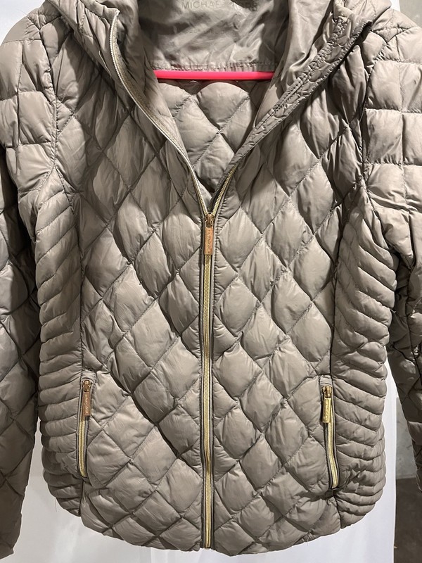 Michael Kors  Down Hooded Puffer Jacket Full Zip Pockets Beigegrey small