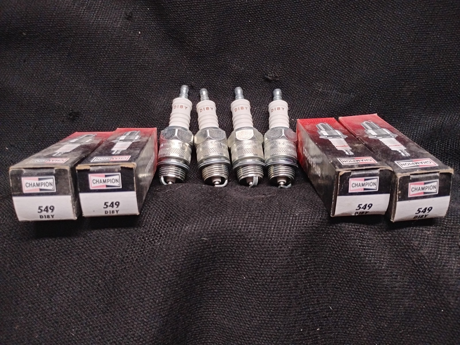 Champion D18Y Spark Plugs lot of 8 549 NOS