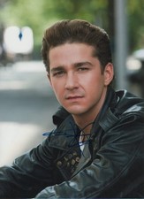Shia LaBeouf "Indiana Jones" Autogramm signed 20x30 cm Bild
