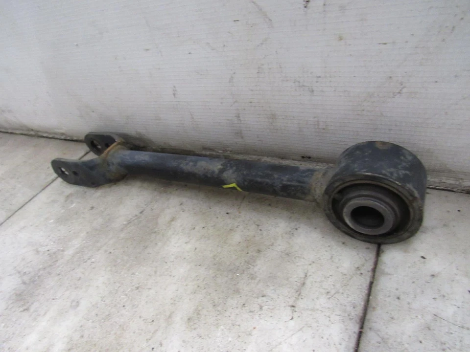 Brazo de control inferior izquierdo RR 10 11 12 13 14 15 16 17 18 19 20 NISSAN 370Z Foto 4 de 4