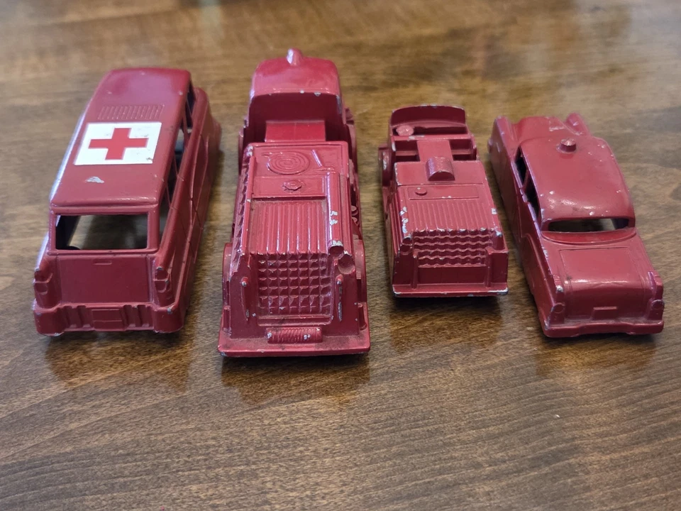 Camión de bomberos MIDGETOY rojo vintage ambulancia coche de policía, 4 en total. Envío gratis Foto 3 de 4