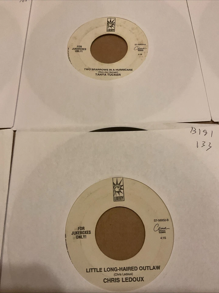 Lot of 6 Country Garth Brooks Tanya Tucker Suzy Boggles 45s 7" Promo Singles EX - Image 3 of 4