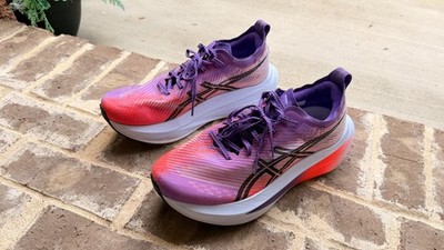 Get ready for Fall Marathon Season! Asics Megablast   Size 7(m) 8.5 (w)   ~40 mi