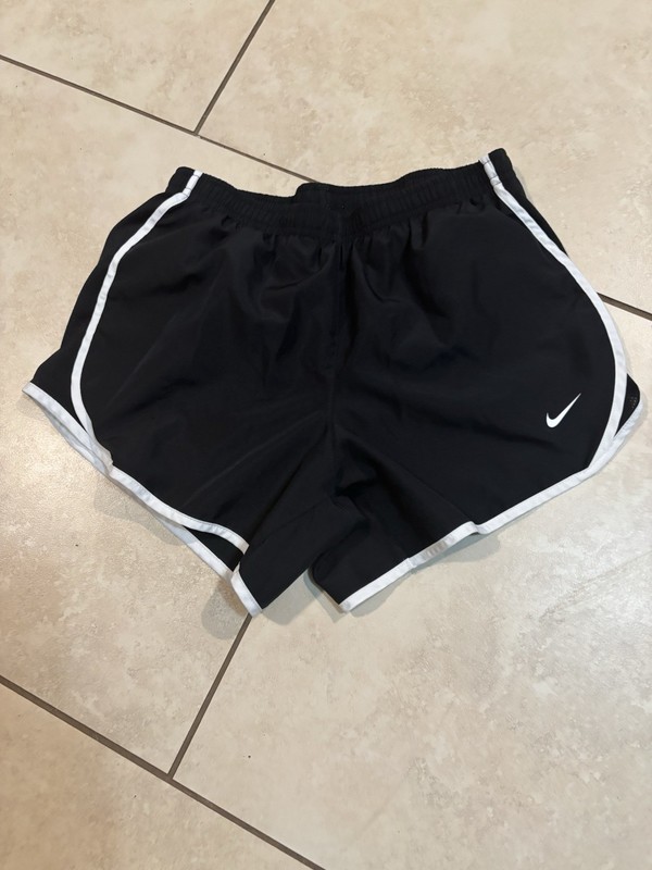Niki Girl’s Dri-Fit Shorts Size L Black