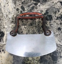 VINTAGE CAST IRON w/STAINLESS STEEL BLADE MEZZALUNA/ GRILLE FOOD COPPING TOOL