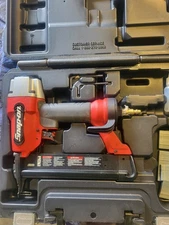 Snap-on Pneumatic 18 Gauge 1-5/8" Narrow Crown Stapler Used