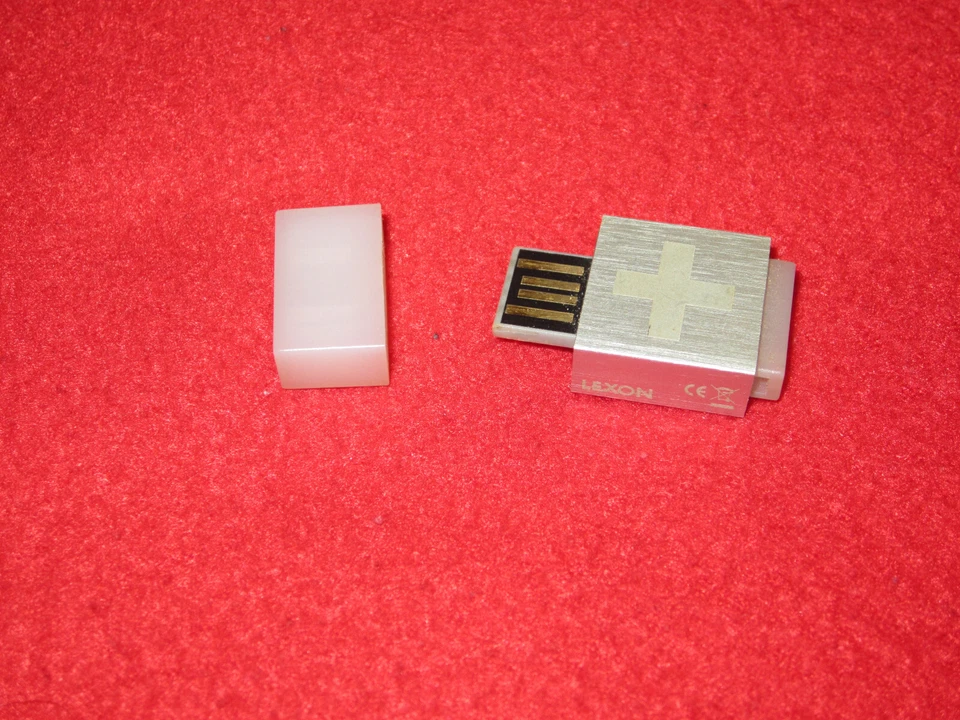 Clé USB 2 go LEXON CANAL+ et bandana M6 - Photo 3/4