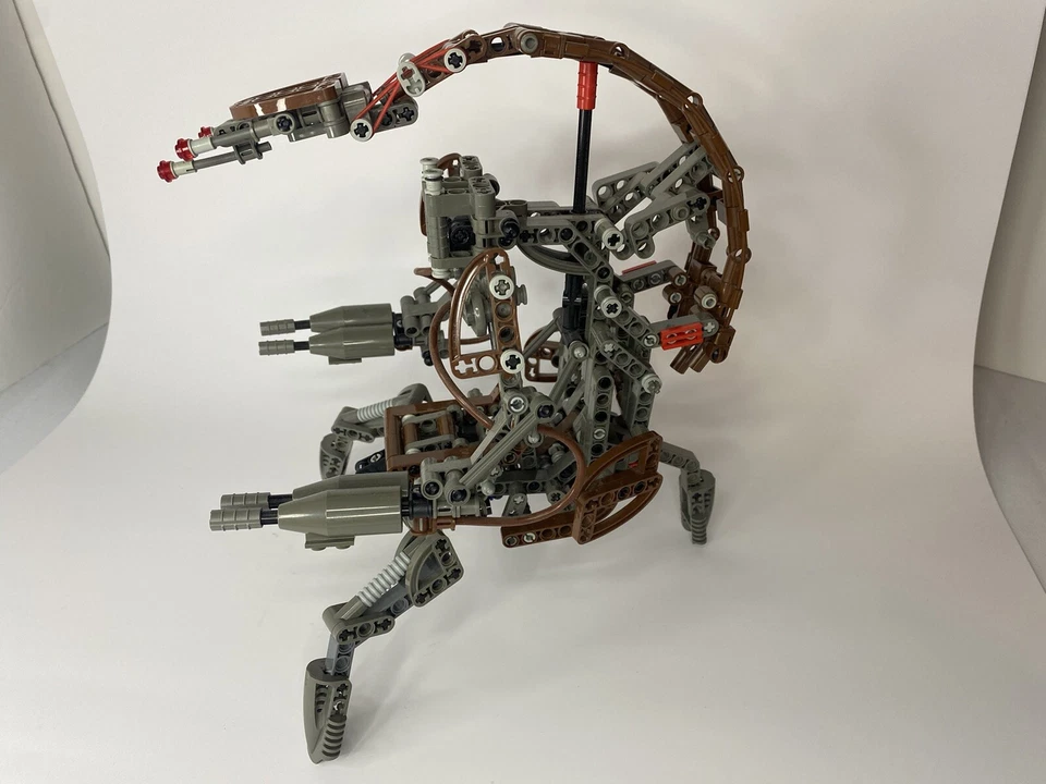 LEGO Technic Star Wars: Destroyer Droid (8002) Set - Image 4 of 4