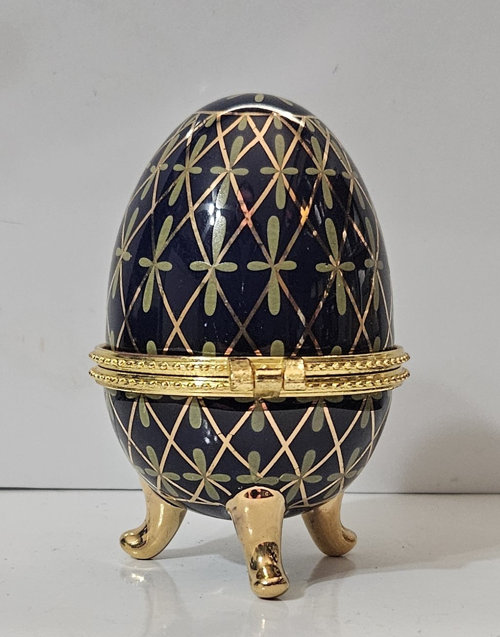 My Treasure Genuine Porcelain Hand Painted Fabulous Egg