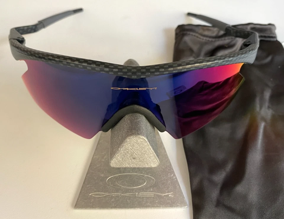 Óculos de sol Oakley novo aquecedor de fibra de carbono armação M com lente irídio vermelha 06-532 estado perfeito - Imagem 3 de 4