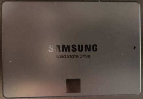 Samsung 870 QVO 2TB 2,5" SATA III Interne SSD (MZ-77Q2T0BW)