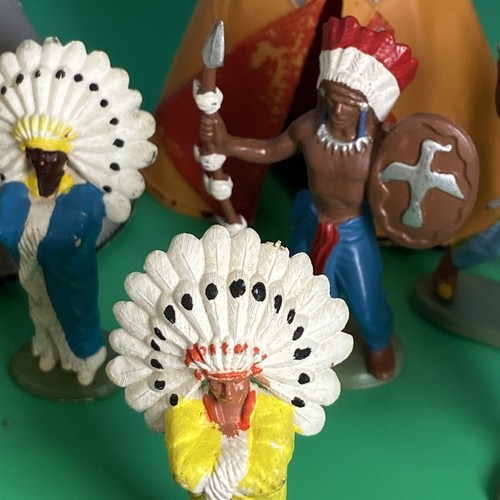 Vintage Britains Plastic Indians Figures Bundle - Picture 5 of 10