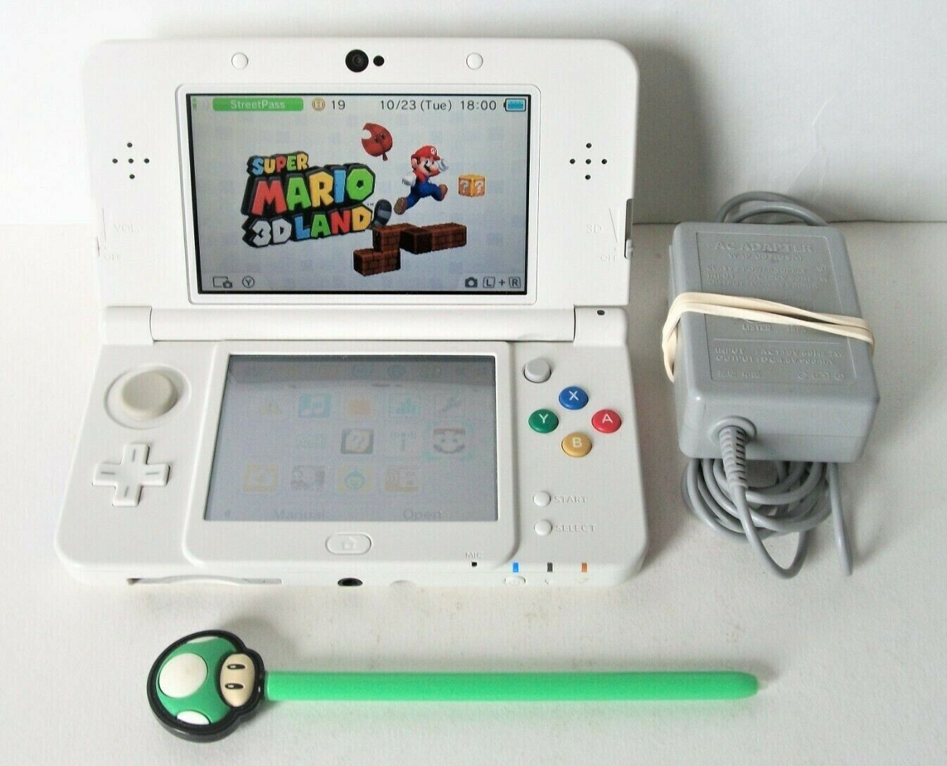 dobbelt træthed Arabiske Sarabo Nintendo New 3DS Super Mario 3D Land White Edition With Charger Bundle  KTR-001 45496782061 | eBay